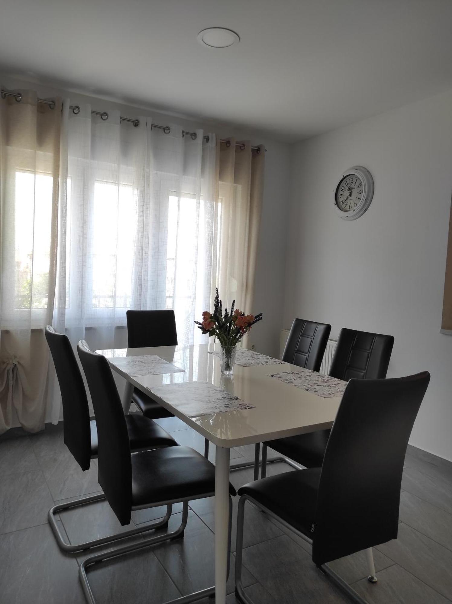 Zoran Vukusic Apartment *